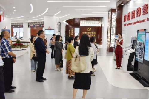 人社服务零距离互动交流面对面